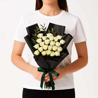 Vanilla Charm – 23 Cream Spray Roses Bouquet