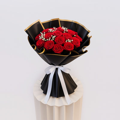 Scarlet Noir – 17 Red Roses with Baby’s Breath
