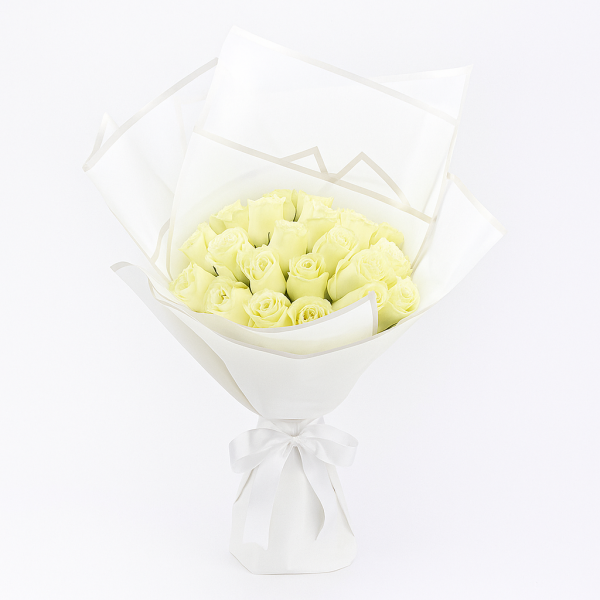 Snowfall Elegance – 20 White Roses Bouquet