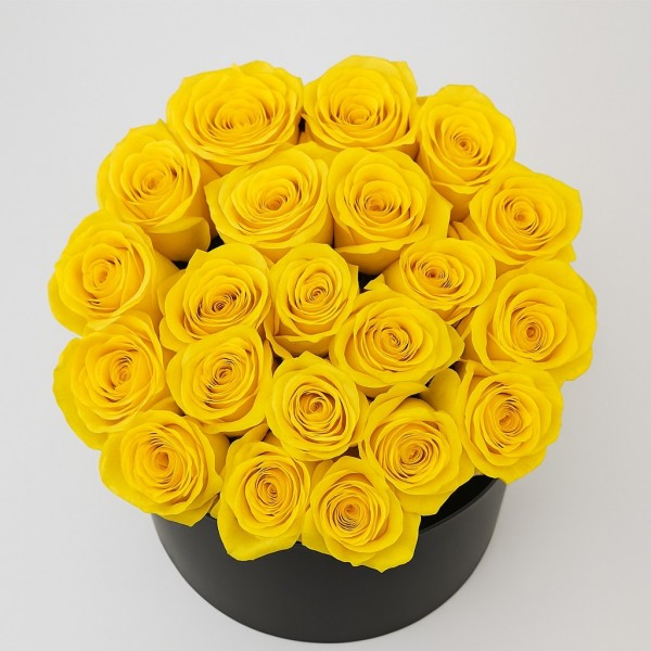 Sunbeam Elegance – 21 Yellow Roses in Black Box