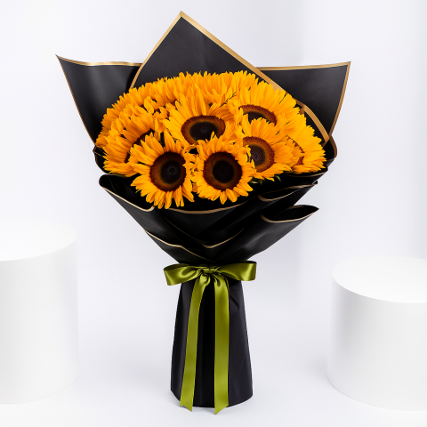 Golden Radiance – Grand Sunflower Bouquet